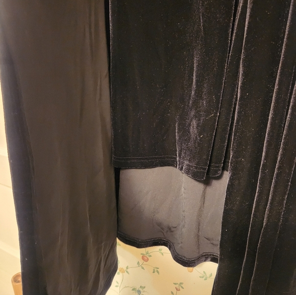 Black Velvet 2- Piece Top/Jacket Attached Set Susan Graver Style Size 2X New - Picture 3 of 4